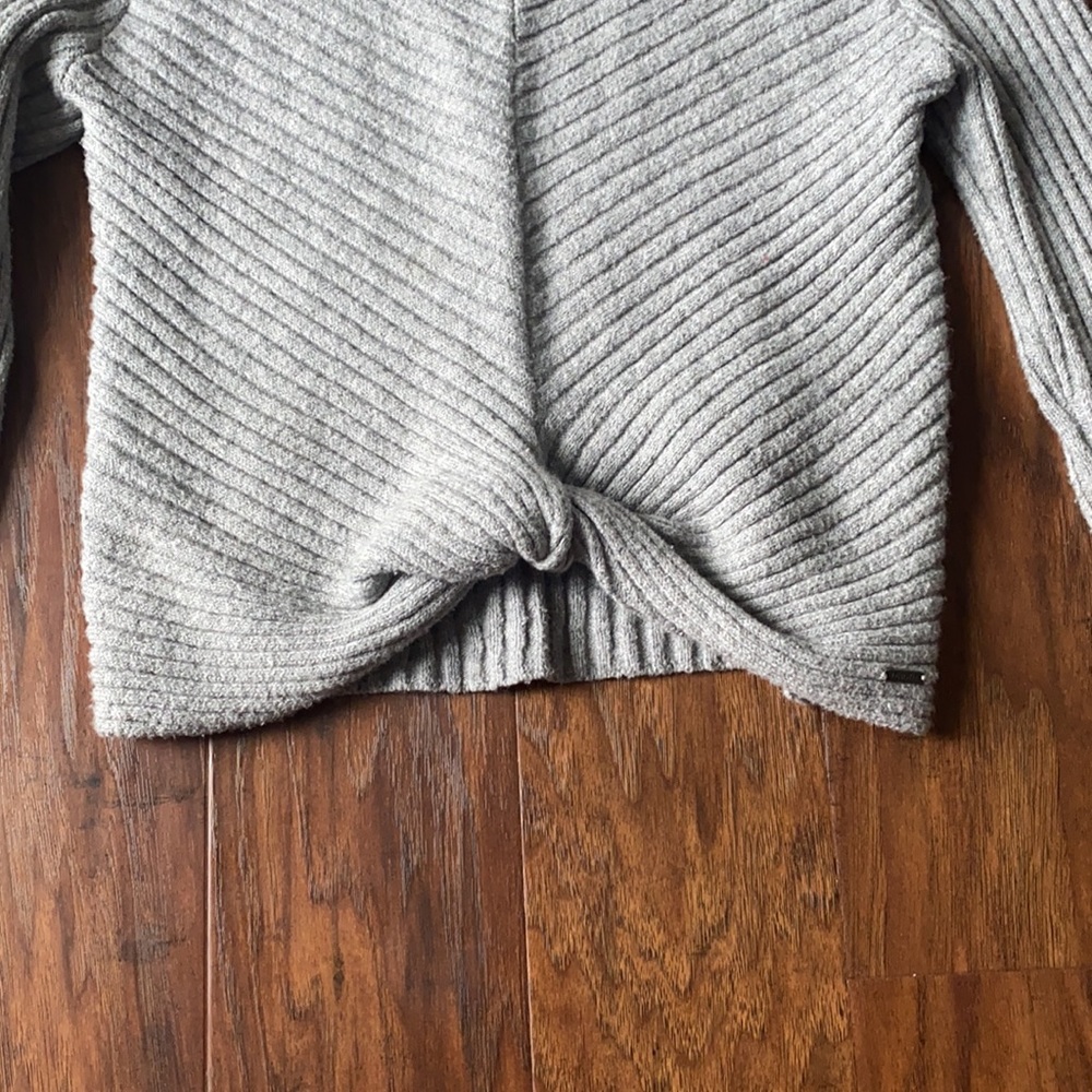 Medium Hollister gray sweater - Picture 2 of 5